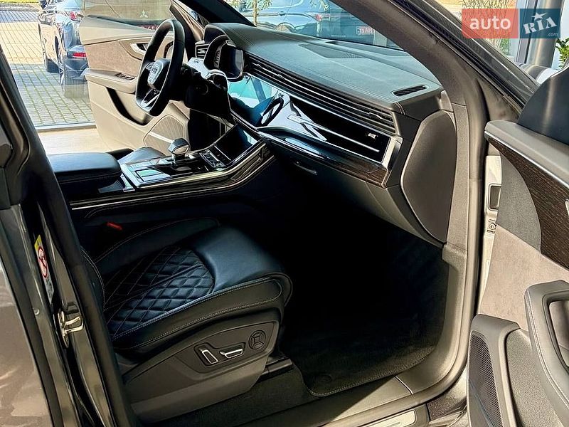Позашляховик / Кросовер Audi Q8 2023 в Ужгороді