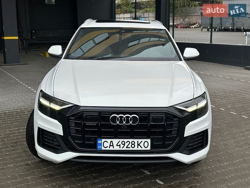 Внедорожник / Кроссовер Audi Q8 2021 в Киеве
