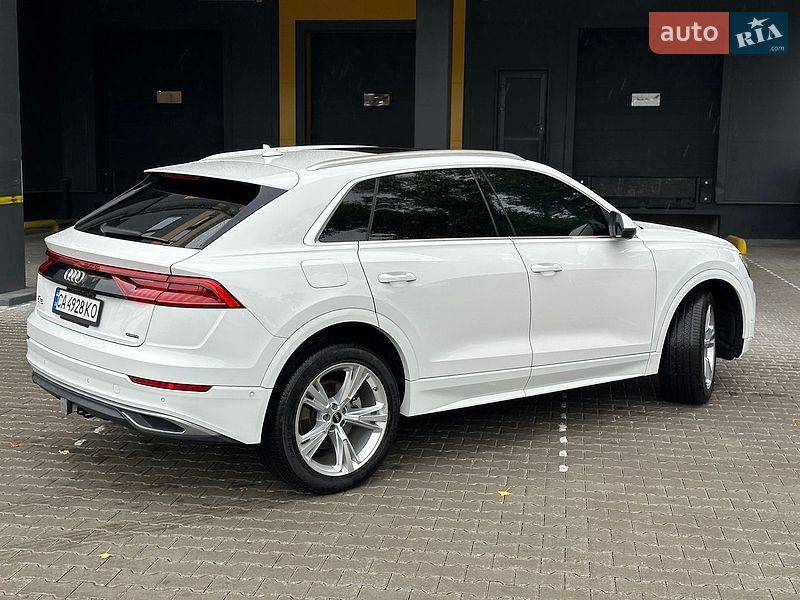 Внедорожник / Кроссовер Audi Q8 2021 в Киеве