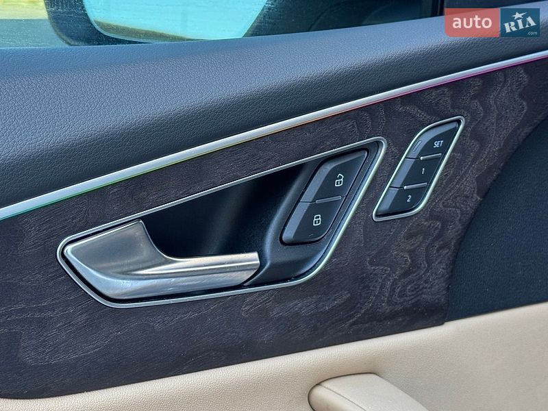 Внедорожник / Кроссовер Audi Q8 2021 в Киеве