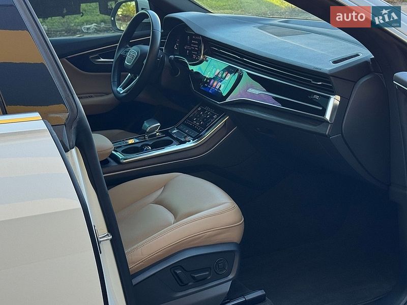 Внедорожник / Кроссовер Audi Q8 2021 в Киеве