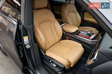 Внедорожник / Кроссовер Audi Q8 2019 в Киеве