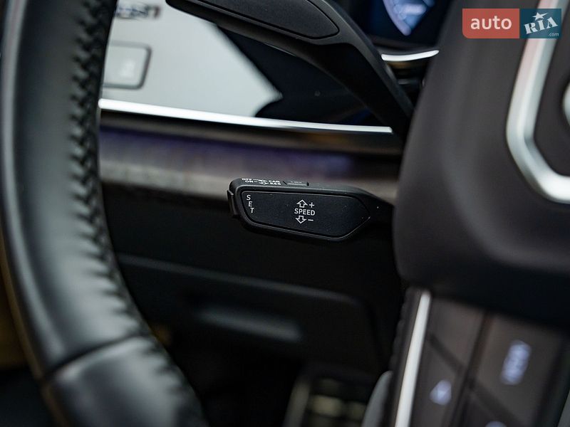 Внедорожник / Кроссовер Audi Q8 2019 в Киеве