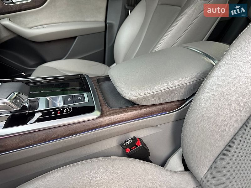 Позашляховик / Кросовер Audi Q8 2020 в Києві