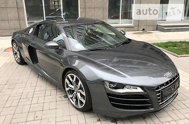 Купе Audi R8 2010 в 
