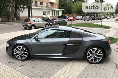 Купе Audi R8 2010 в 
