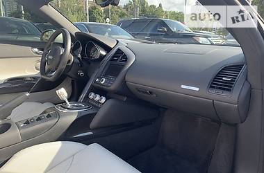 Кабріолет Audi R8 2011 в 