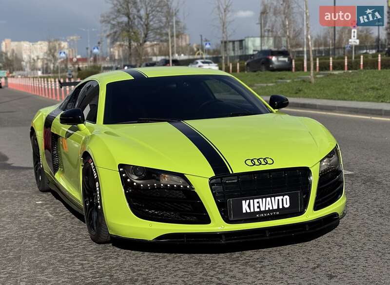 Купе Audi R8 2008 в 