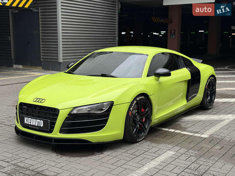 Купе Audi R8 2008 в 
