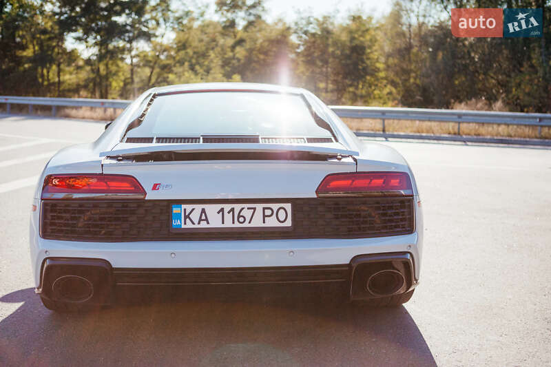 Купе Audi R8 2022 в Киеве