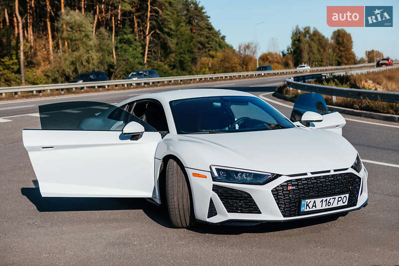 Купе Audi R8 2022 в Киеве