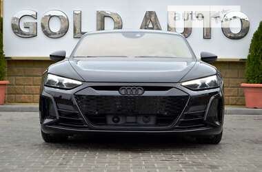 Купе Audi RS e-tron GT 2021 в 