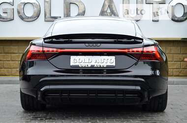 Купе Audi RS e-tron GT 2021 в 