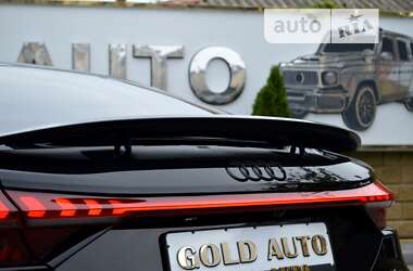 Купе Audi RS e-tron GT 2021 в 