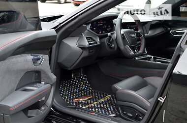 Купе Audi RS e-tron GT 2021 в 