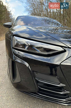 Купе Audi RS e-tron GT 2021 в 