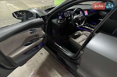 Купе Audi RS e-tron GT 2021 в 