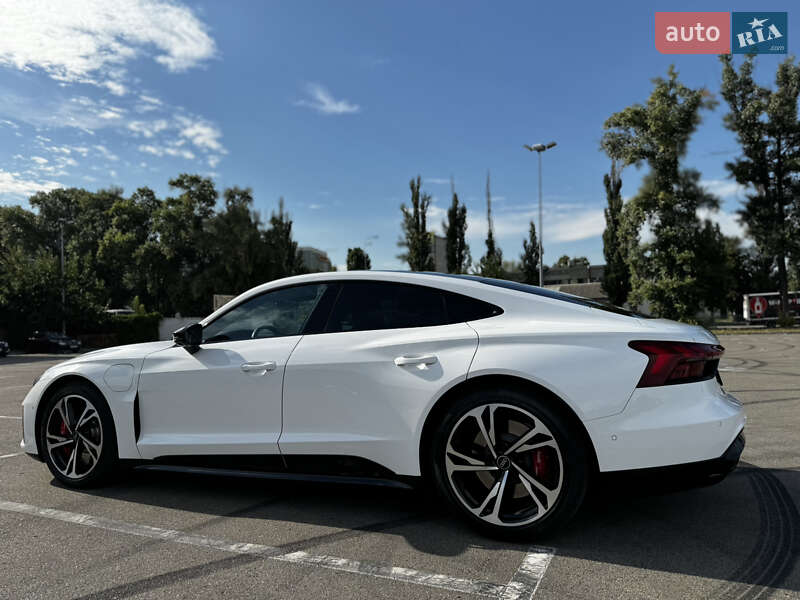 Купе Audi RS e-tron GT 2023 в Киеве