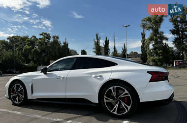 Купе Audi RS e-tron GT 2023 в 