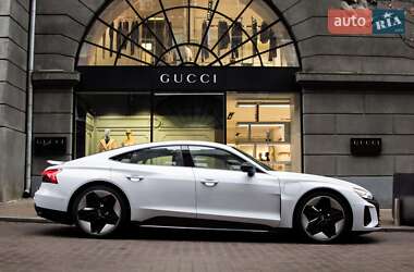 Купе Audi RS e-tron GT 2021 в 