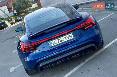 Купе Audi RS e-tron GT 2021 в 