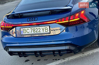 Купе Audi RS e-tron GT 2021 в 