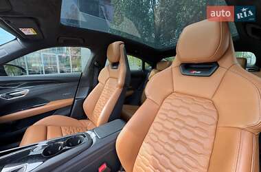 Купе Audi RS e-tron GT 2021 в 