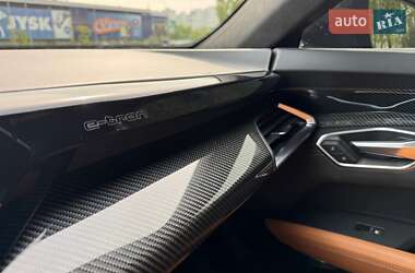 Купе Audi RS e-tron GT 2021 в 