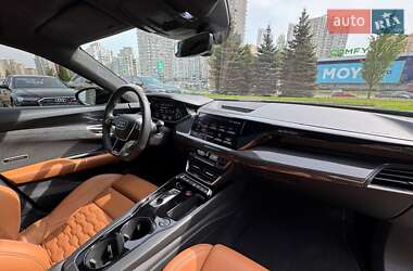 Купе Audi RS e-tron GT 2021 в 