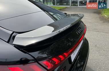 Купе Audi RS e-tron GT 2021 в 