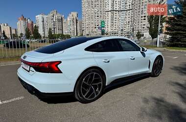 Купе Audi RS e-tron GT 2023 в 