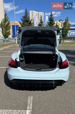 Купе Audi RS e-tron GT 2023 в 
