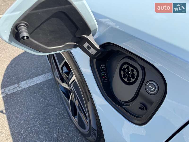 Купе Audi RS e-tron GT 2023 в Києві