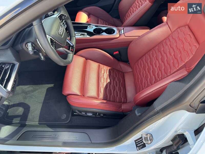 Купе Audi RS e-tron GT 2023 в Києві