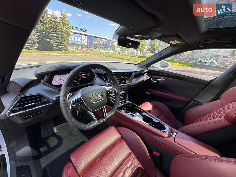 Купе Audi RS e-tron GT 2023 в Києві