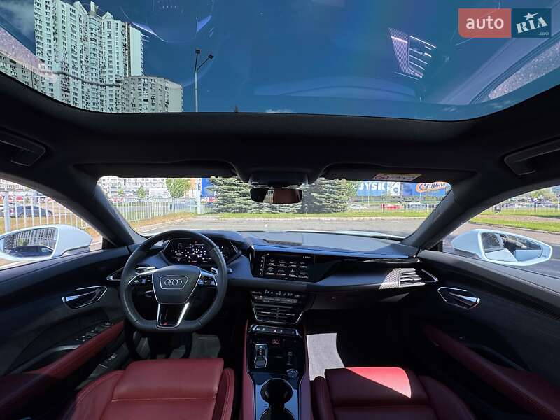 Купе Audi RS e-tron GT 2023 в Києві