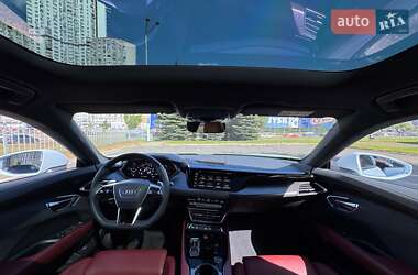 Купе Audi RS e-tron GT 2023 в 