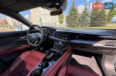Купе Audi RS e-tron GT 2023 в 