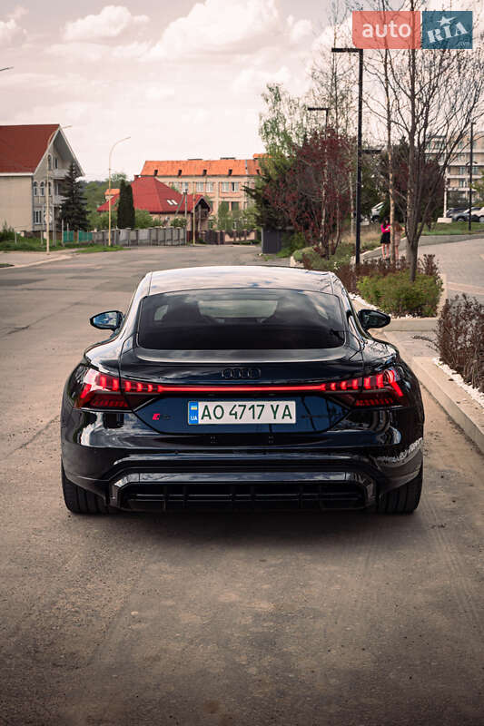 Купе Audi RS e-tron GT 2021 в Ужгороді