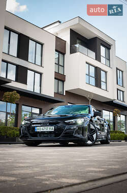 Купе Audi RS e-tron GT 2021 в 