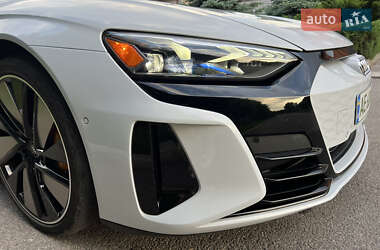 Купе Audi RS e-tron GT 2022 в 