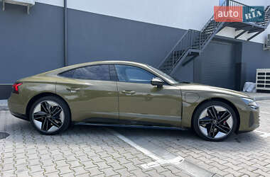 Купе Audi RS e-tron GT 2021 в 