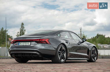 Лифтбек Audi RS e-tron GT 2022 в 