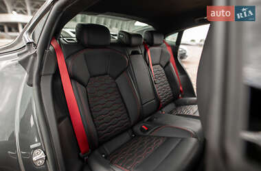 Лифтбек Audi RS e-tron GT 2022 в 