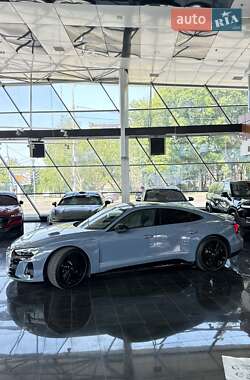 Купе Audi RS e-tron GT 2023 в 