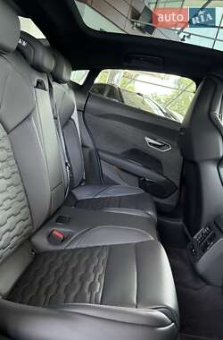 Купе Audi RS e-tron GT 2023 в 