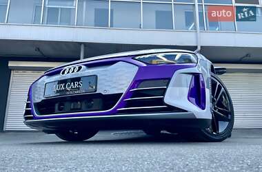 Купе Audi RS e-tron GT 2024 в 