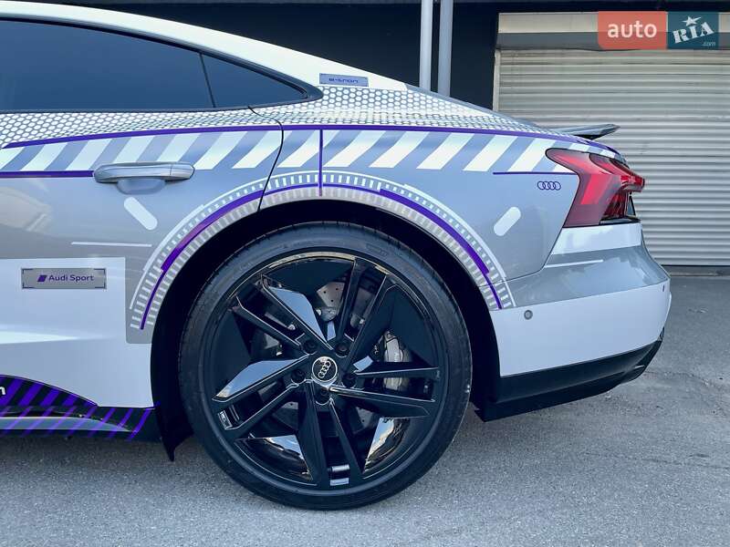 Купе Audi RS e-tron GT 2024 в Києві