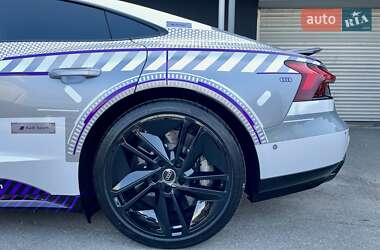 Купе Audi RS e-tron GT 2024 в 