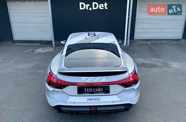 Купе Audi RS e-tron GT 2024 в 